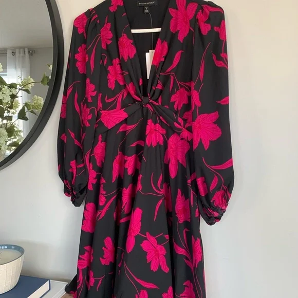 banana republic black floral dress Georgette Ruched-Front Mini Dress – Banana Republic